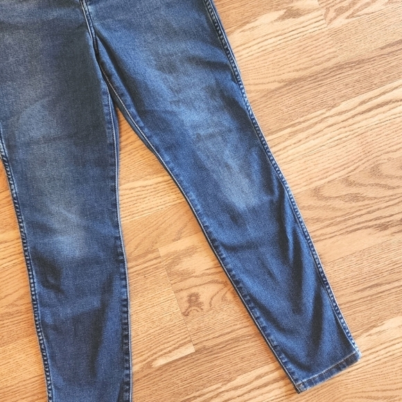 NWOT Wrangler Wriggler High Rise Skinny Jeans, Size 29 - Picture 3 of 12